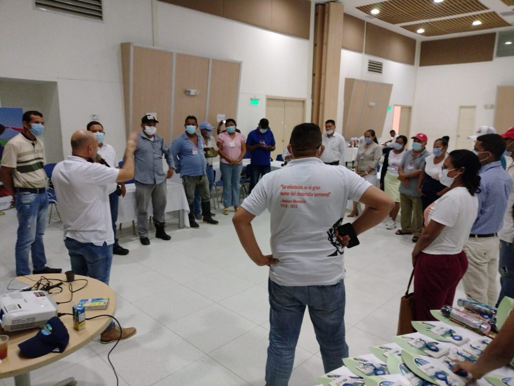 Emprendimientos del Municipio de Plato desarrollando taller en auditorio dirigido por el equipo de Educación Ambiental y Negocios Verdes
