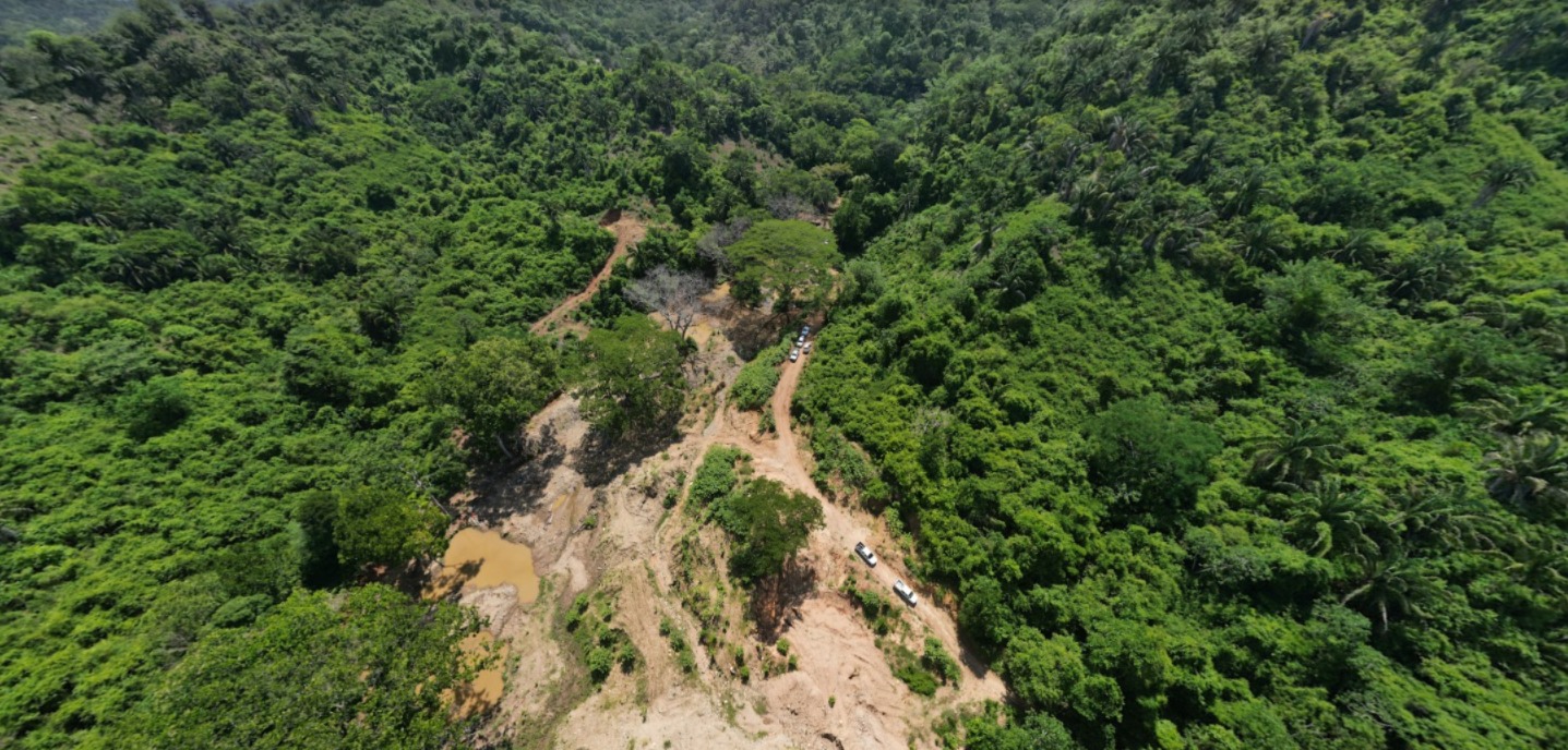 Imagen en drone donde se observa afectaciòn en la montaña