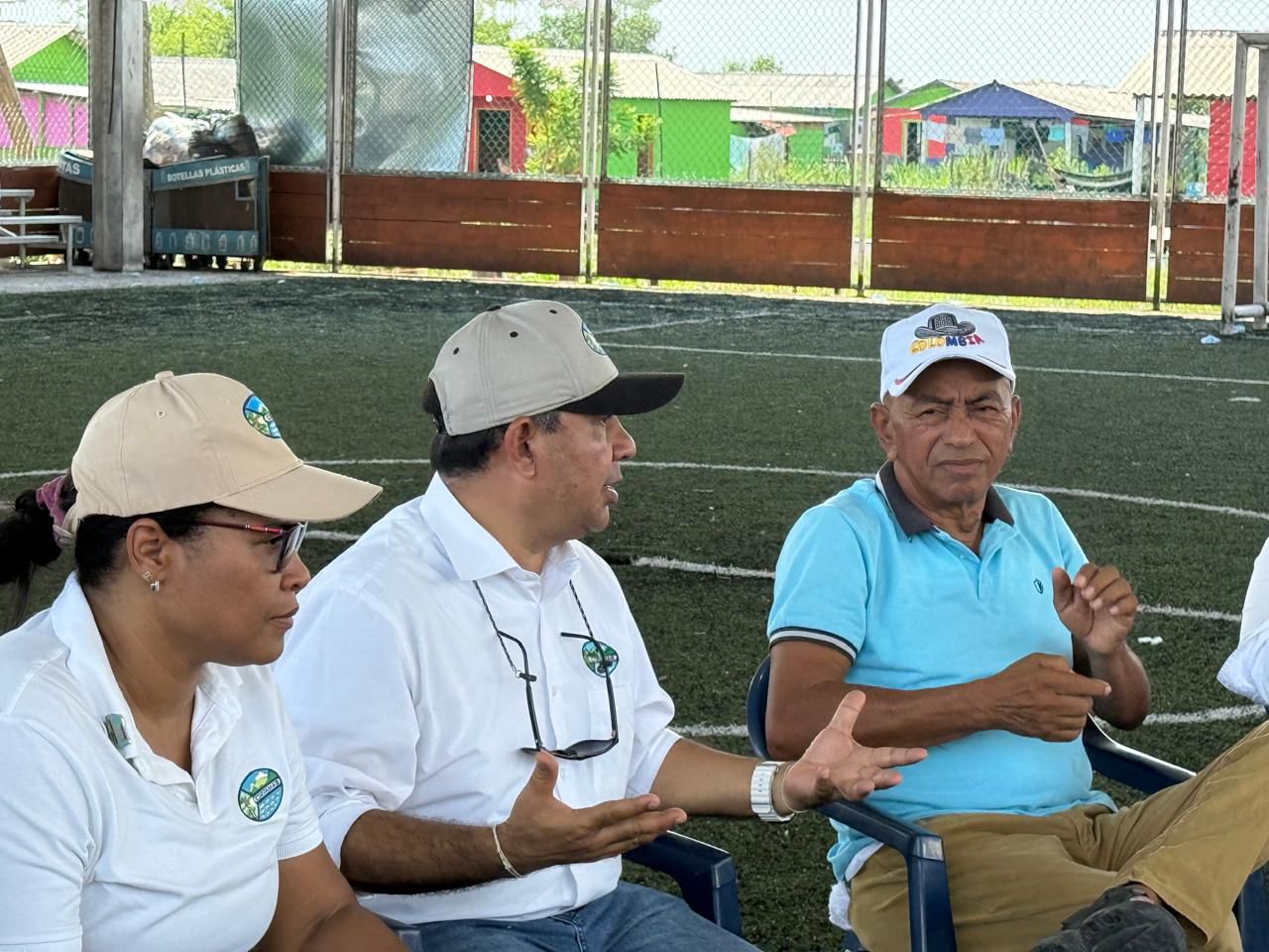 Director de Corpamag hablando durante la reunion