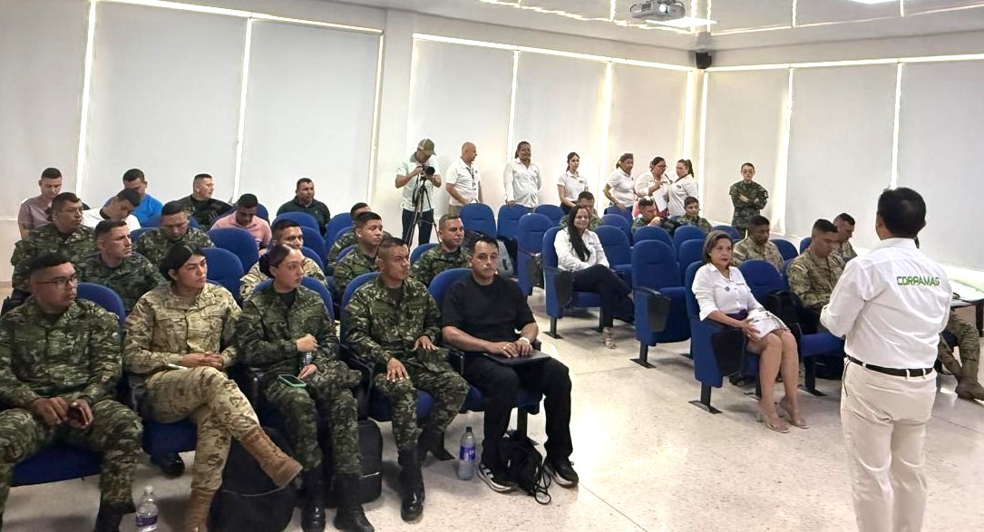 Panoramica taller con publico asistente