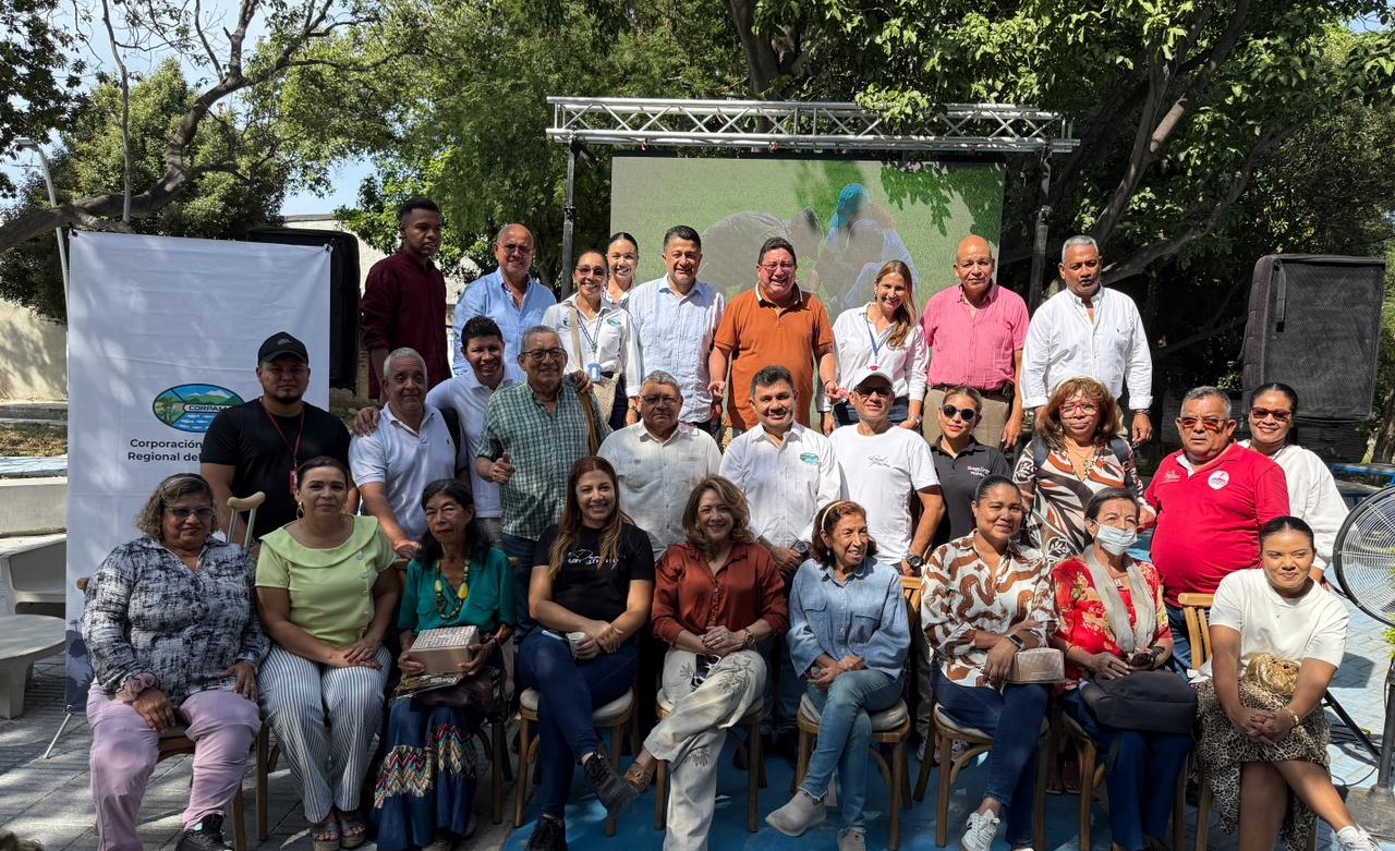 Foto grupal periodistas